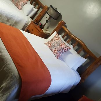 Desert Rose Resort & Cabins - Room 205 - Hotels Near Me - Bluff, Utah
