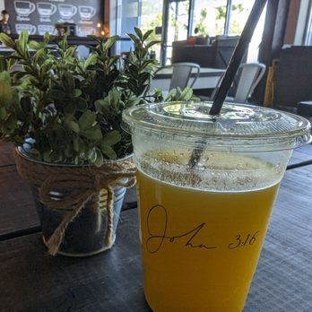 Vanessa's Coffee Shop - Fresh squeezed orange juice... Not too sweet, no pulp, & oh so good!! - Coffee & Tea Near Me - Saint Cloud, Florida