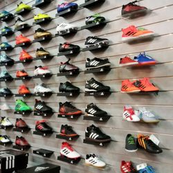 soccer shoes store