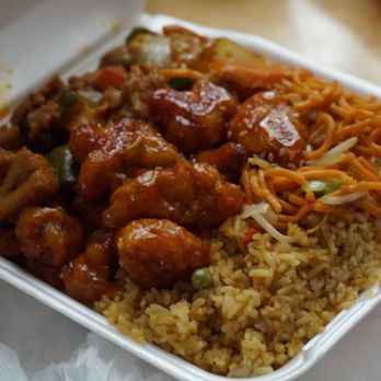 Lantern Garden - Downtown - Combo with sesame chicken, veggie tofu, and hot and spicy chicken - Chinese Near Me - Anaheim, California