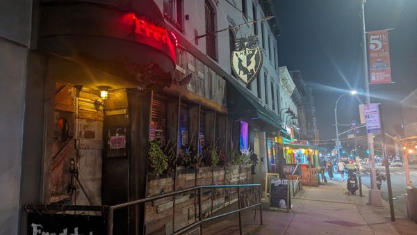 Freddy's Bar by null