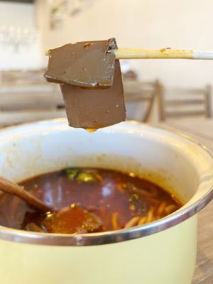 Cup Noodle Shop by null