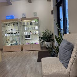 Ella B Healing Spa By June - Lobby
