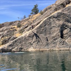 Lake Roosevelt Adventures - Cliff jumping!!