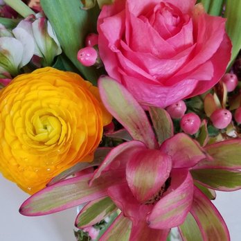 Inkwell Flowers - Florists Near Me - Newmarket, New Hampshire