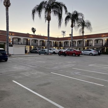 Dunes Inn Sunset - Parking lot - Hotels Near Me - Hollywood, California Dunes Inn Sunset - Parking lot - Hotels Near Me - Hollywood, California