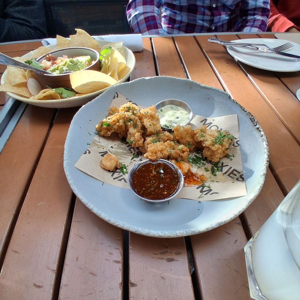 Moxies Dixon Road Restaurant - Canadian (New) Near Me - Etobicoke, Ontario