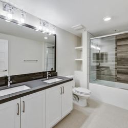 The Vineyards Apartments - Bathroom at The Vineyard Apartments