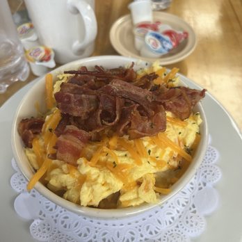 Huskey’s Kitchen - Grits bowl - Breakfast & Brunch Near Me - Decatur, Georgia Huskey’s Kitchen - Grits bowl - Breakfast & Brunch Near Me - Decatur, Georgia