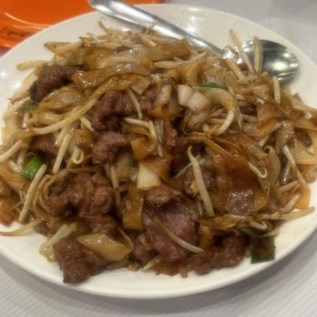 Alice’s Kitchen - Beef chow fun - Noodles Near Me - Temple City, California