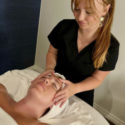 VIDA by VTL Boutique Spas & Wellness - Kayden's signature facial