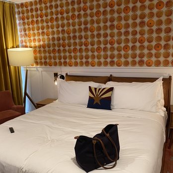 Rise Uptown Hotel - Bed - Hotels Near Me - Phoenix, Arizona Rise Uptown Hotel - Bed - Hotels Near Me - Phoenix, Arizona
