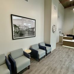 Perlman Clinic Mission Bay - Pacific Beach - Waiting area