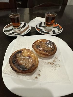 Alfama Doce by null