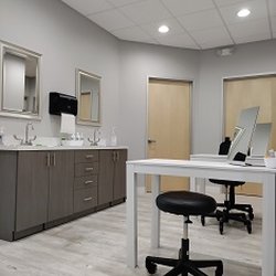 Cloverdale Optometric Center - Contact Lense Training Area