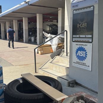Victory Auto Body - Body Shops Near Me - Burbank, California Victory Auto Body - Body Shops Near Me - Burbank, California