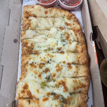 Blaze Pizza - Cheesy Bread was good. I wasn't a fan of the marinara sauce. - Salad Near Me - Pasadena, California