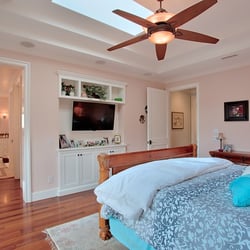 Corona Del Mar Properties - 4,000 sqft. 5 Bed, 5 Bath exceptional home for sale 2407 Holly LN, Newport Beach, CA 4,000 sqft, Offered at $2,695,000 by Wayne Smith