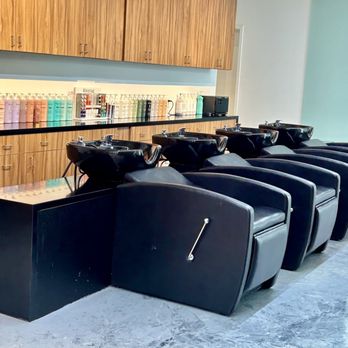 EVŌQ SALON - Hair washing - Hair Salons Near Me - Las Vegas, Nevada EVŌQ SALON - Hair washing - Hair Salons Near Me - Las Vegas, Nevada