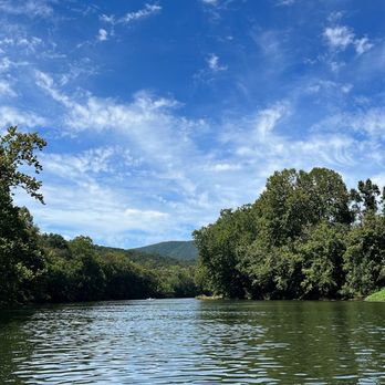 Shenandoah River Outfitters - Rafting/Kayaking Near Me - Luray, Virginia Shenandoah River Outfitters - Rafting/Kayaking Near Me - Luray, Virginia