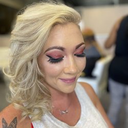 Le'Vire Blow Dry & Beauty Atelier - Hair and Makeup