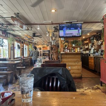 Smokey's Kitchen - Restaurant - Barbeque Near Me - Truckee, California