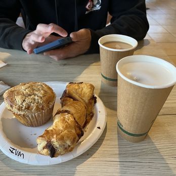 Oak Creek Espresso - Peach Peach Cobbler Muffin Turkey Twist (a limited time item) London Fog Americano - Coffee & Tea Near Me - Sedona, Arizona Oak Creek Espresso - Peach Peach Cobbler Muffin Turkey Twist (a limited time item) London Fog Americano - Coffee & Tea Near Me - Sedona, Arizona