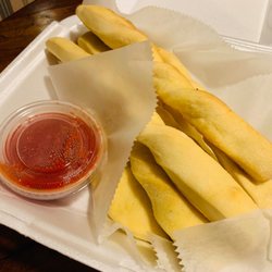Penguino's Pizza - Penguino 's Style Breadsticks