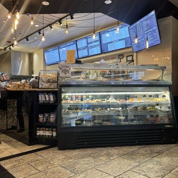 Avanti Caffé - Italian Near Me - Chicago, Illinois Avanti Caffé - Italian Near Me - Chicago, Illinois