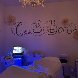 Terri's Skincare "C'est Si Bon" - Facial room