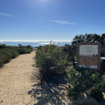 Carpinteria Seal Sanctuary - Start of trailhead from parking lot - Parks Near Me - Carpinteria, California Carpinteria Seal Sanctuary - Start of trailhead from parking lot - Parks Near Me - Carpinteria, California