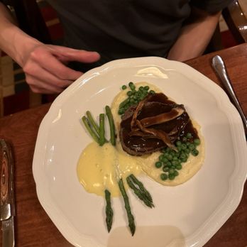 WALLISER STUBE - Beef tenderloin - Fondue Near Me - Lake Louise, Alberta WALLISER STUBE - Beef tenderloin - Fondue Near Me - Lake Louise, Alberta