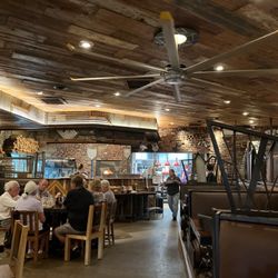 Bad Brads BBQ - Dinning area and pizza ovens