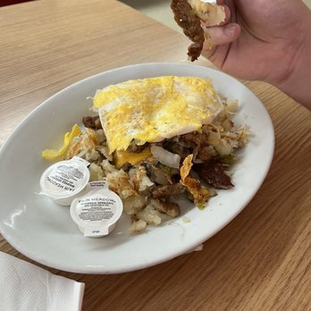 Dottie's Cafe - Breakfast skillet - American Near Me - Dubuque, Iowa