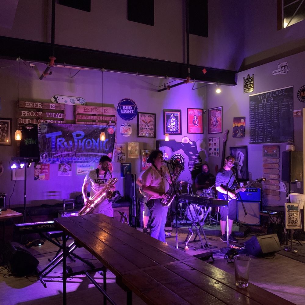 Village Idiot Pub - Band - Pubs Near Me - Cocoa, Florida Village Idiot Pub - Band - Pubs Near Me - Cocoa, Florida