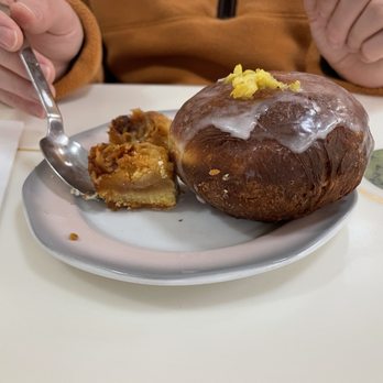 Polish Paczki Cafe - Donut and apple pie - Cafes Near Me - Chicago, Illinois