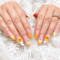 Charming Nail Lounge