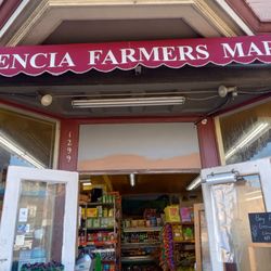 A welcoming entrance to a fine market that serves its neighborhood well