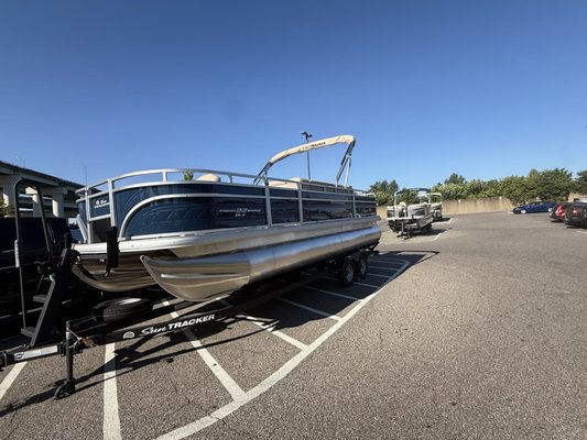 Memphis Pyramid by null