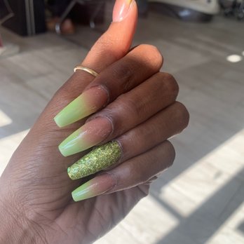 Chrome Nails Bar - She ready!'n - Nail Salons Near Me - Lynwood, California
