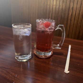 Colony Grill - Shirley Temple drink and tap water - Pizza Near Me - Norwalk, Connecticut
