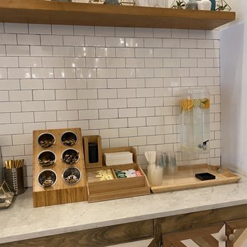 Lota Veco - Super clean and well stocked bar with citrus water and lovely decor - Vegan Near Me - East Northport, New York Lota Veco - Super clean and well stocked bar with citrus water and lovely decor - Vegan Near Me - East Northport, New York