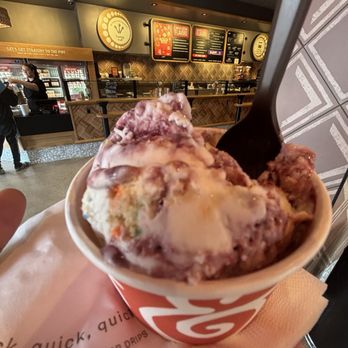Salt & Straw - Birthday Cake & Blackberries - Ice Cream & Frozen Yogurt Near Me - Fort Worth, Texas Salt & Straw - Birthday Cake & Blackberries - Ice Cream & Frozen Yogurt Near Me - Fort Worth, Texas