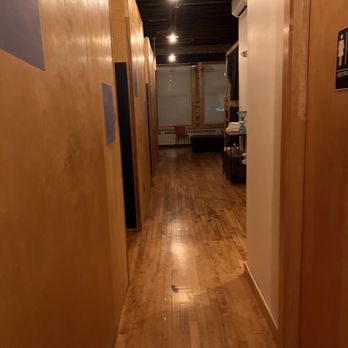 Hostel du Nord - Hallway - Hostels Near Me - Duluth, Minnesota