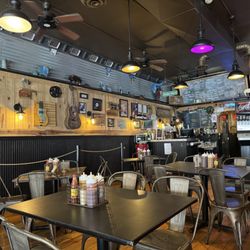 Delta Blues BBQ - Inside