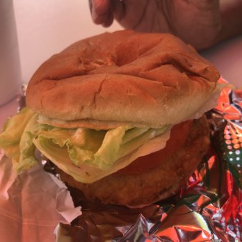 Dairy Del - Fried chicken sandwich - Ice Cream & Frozen Yogurt Near Me - Louisville, Kentucky Dairy Del - Fried chicken sandwich - Ice Cream & Frozen Yogurt Near Me - Louisville, Kentucky