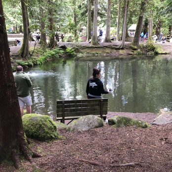 Rainbow Trout Farm - Beautiful and well stocked ponds. So easy to teach our kids how to fish and where their fish can come from. - Lakes Near Me - Sandy, Oregon