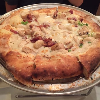 Emberz - Garlic chicken pizza - Wine Bars Near Me - Sonora, California Emberz - Garlic chicken pizza - Wine Bars Near Me - Sonora, California