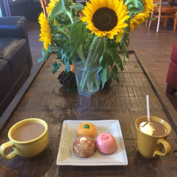 Kakaako Cafe - Bagel puffs - pumpkin, strawberry guava and cinnamon sugar. - Coffee & Tea Near Me - Honolulu, Hawaii