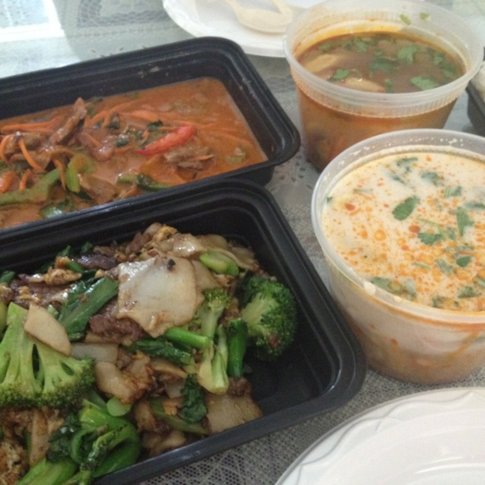 Carlson's Donuts & Thai Kitchen - Delish homemade Thai food! Drunken noodles, red curry and two soups - Donuts Near Me - Annapolis, Maryland